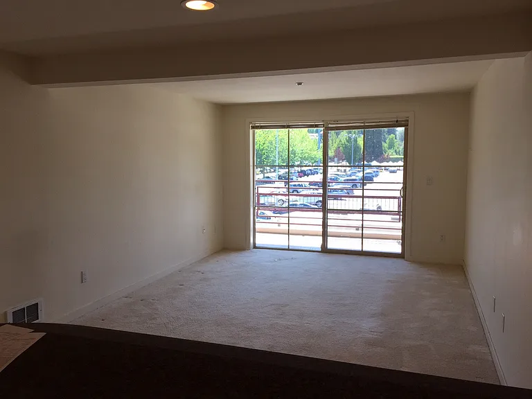 Newell Court Apartments, downtown Mercer Island — Photo 19
