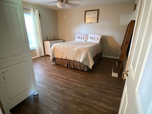 3rd image of 690 NE 130th Ct