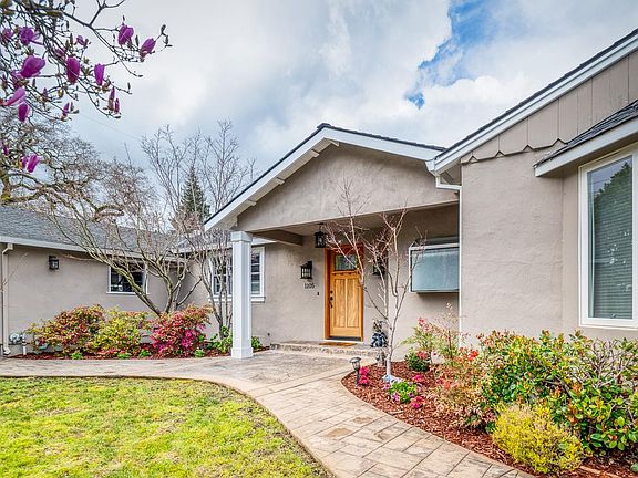 4th image of 1105 Hermosa Way