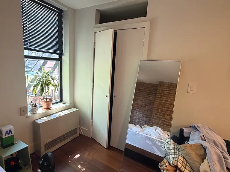 516 E 6th St #2B — Photo 5