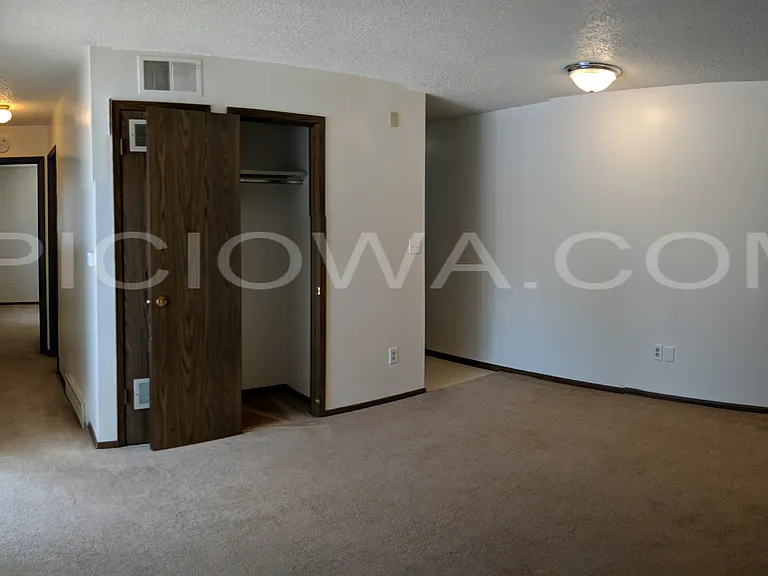 20 N 10th Ave #4 — Photo 1