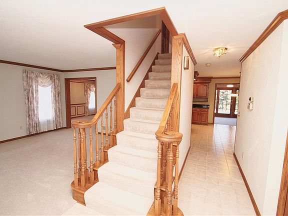 4th image of 6931 Thornwood St NW