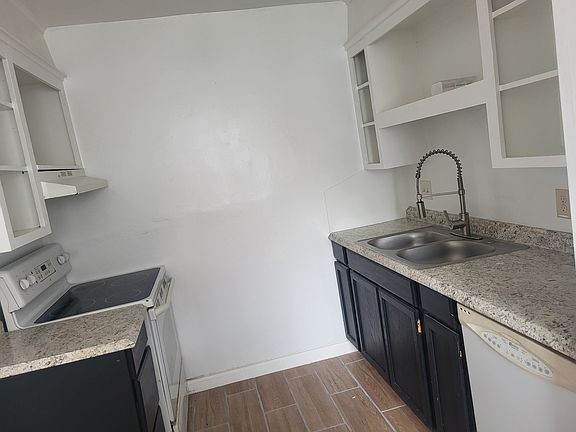 3rd image of 625 N 14th St