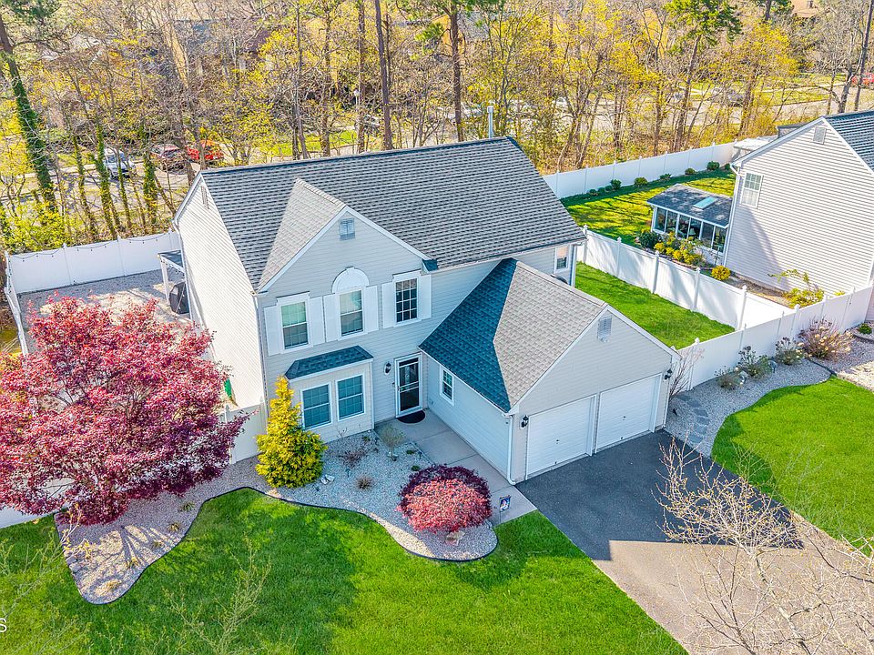 1st image of 82 Moonlight Court