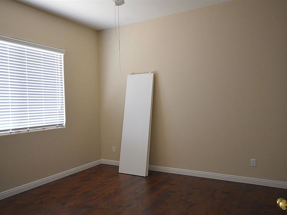 5th image of 9148 Hedge Rock St