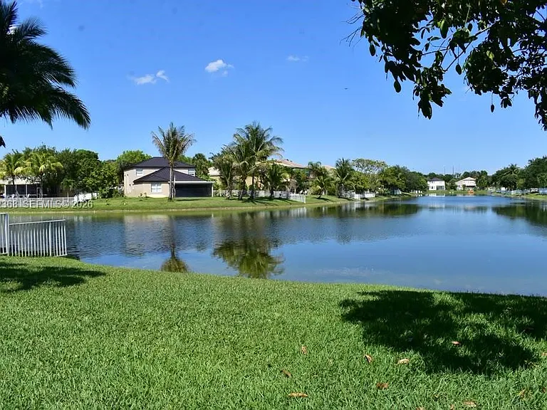 5273 SW 158th Ave — Photo 20
