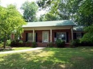 934 Croyden St, High Point, NC 27262