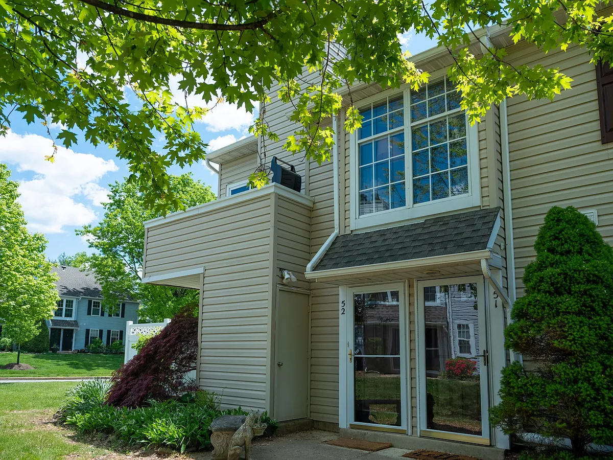 Building Photo - 51 Meadow Ln