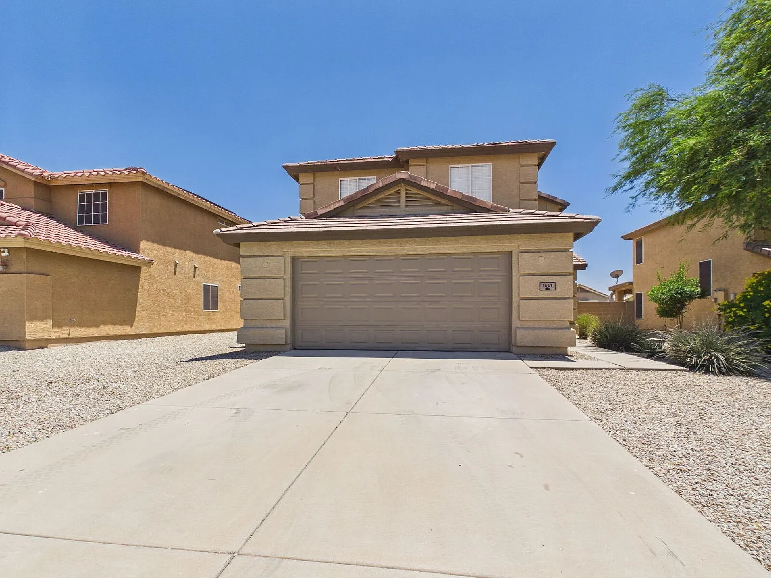 4 bed, 3.0 bath, 2300 sqft, $2,100 — Photo 1