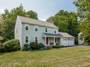 14 Tanglewood Dr, Branford, CT 06405