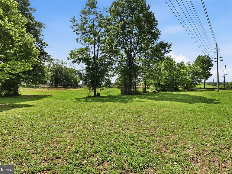 8606 Yellow Springs Rd — Photo 38