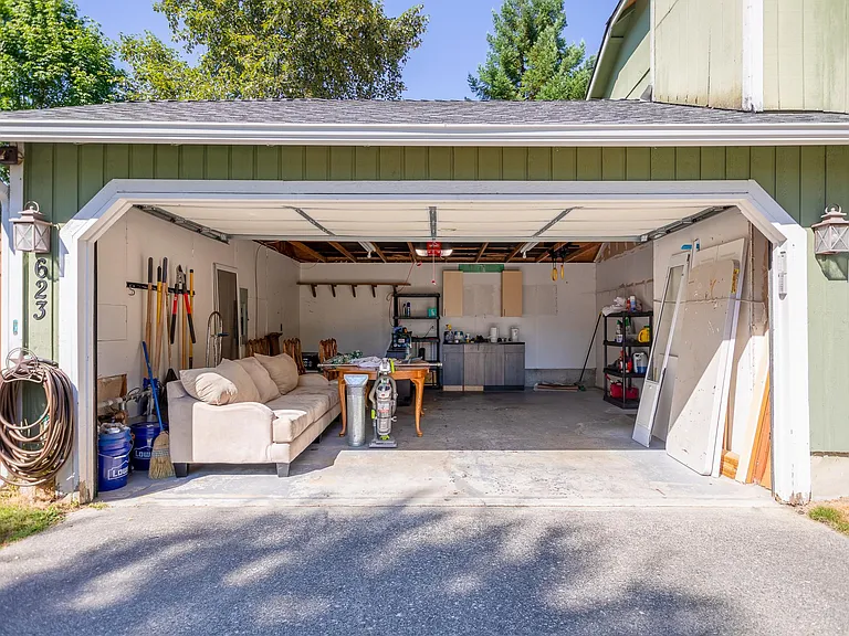 623 Harvest Rd — Photo 22