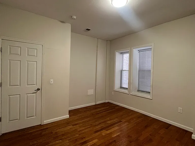 132 S Harrison St #1B — Photo 2