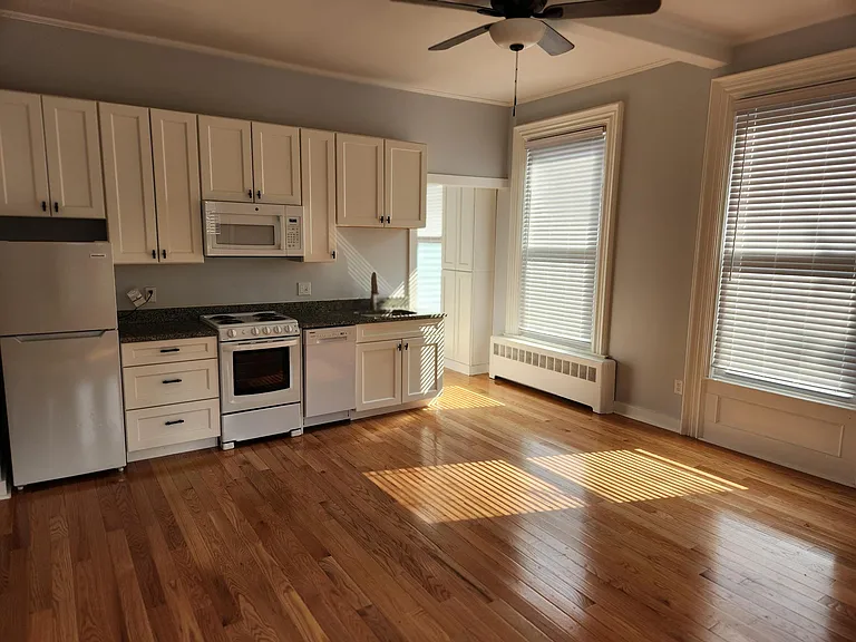 172 Prospect St #2 — Photo 9