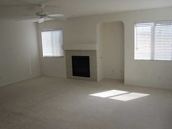 2nd image of 3762 Belleza Ct