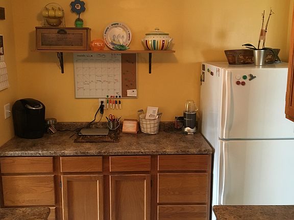 3rd image of 12 Parkview Ct