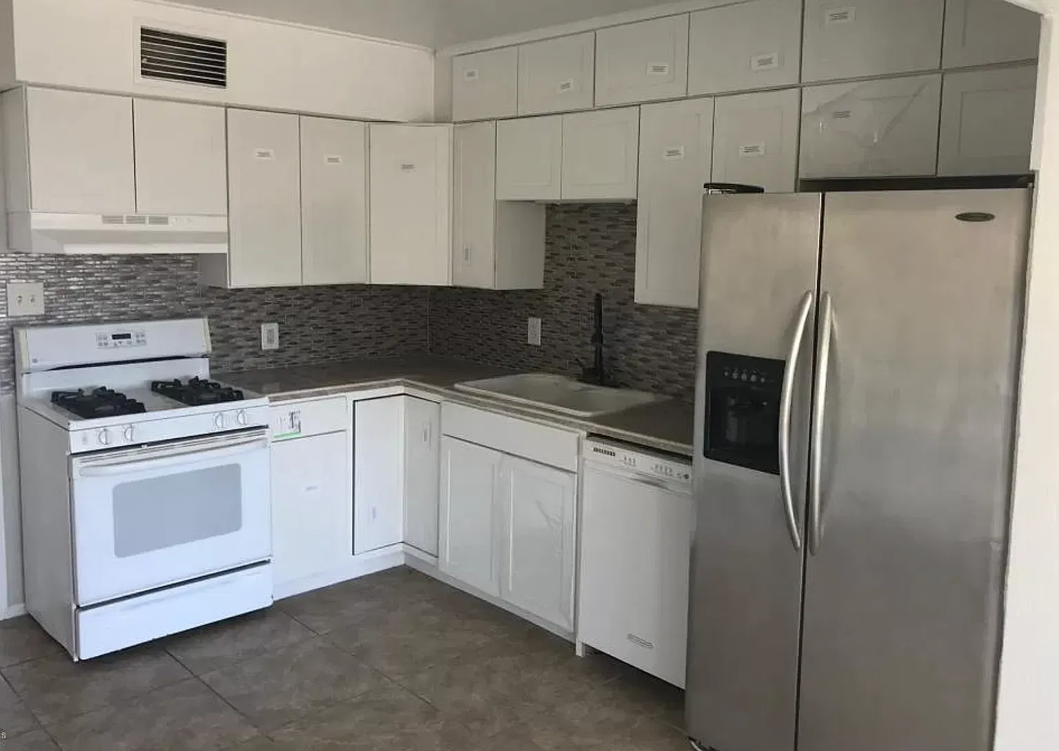 4 bed, 1702 sqft, $1,995 — Photo 1