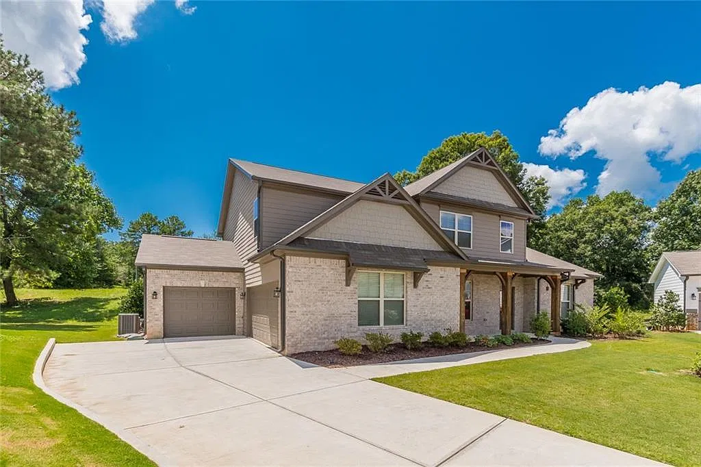 5 bed, 3331 sqft, $3,100 — Photo 1