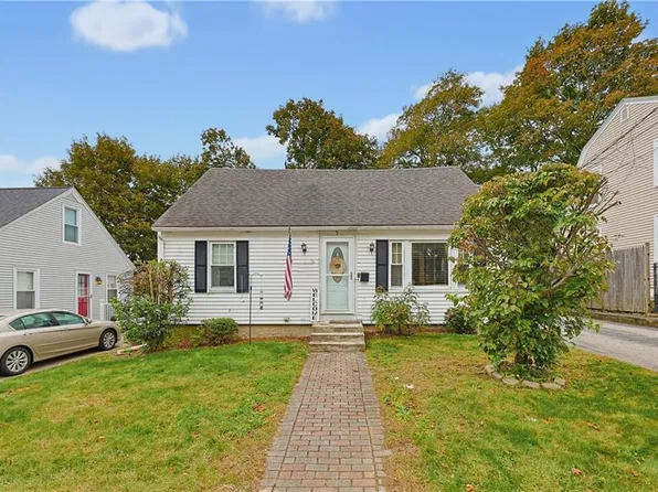 5 Edwards Rd, Johnston, RI 02919