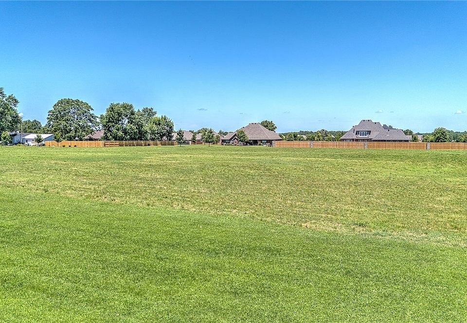 1st image of 4008 Rolling Meadows Dr