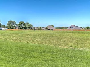 4008 Rolling Meadows Dr, Rogers, AR 72756