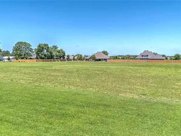4008 Rolling Meadows Dr, Rogers, AR 72756