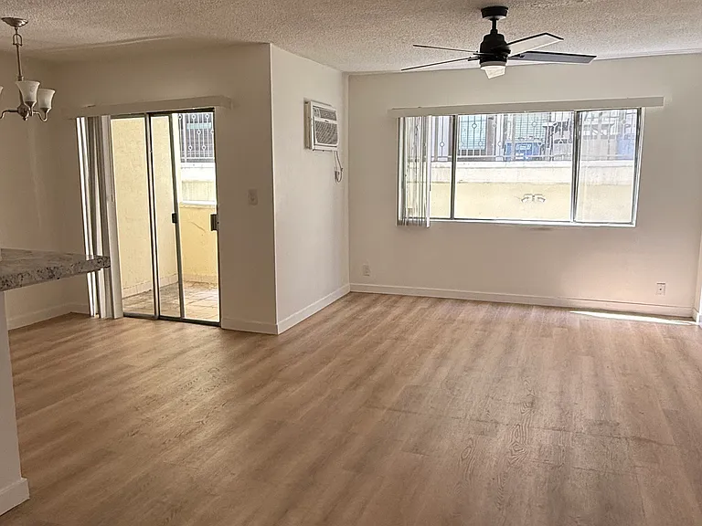1133 N Detroit St #3 — Photo 18