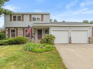 1365 Marwood Dr SE, Kentwood, MI 49508
