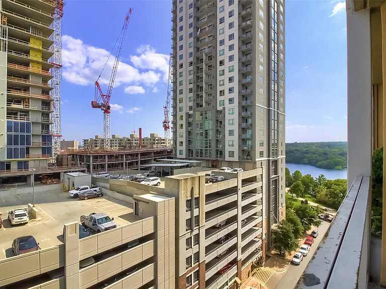 54 Rainey St #1109 — Photo 26