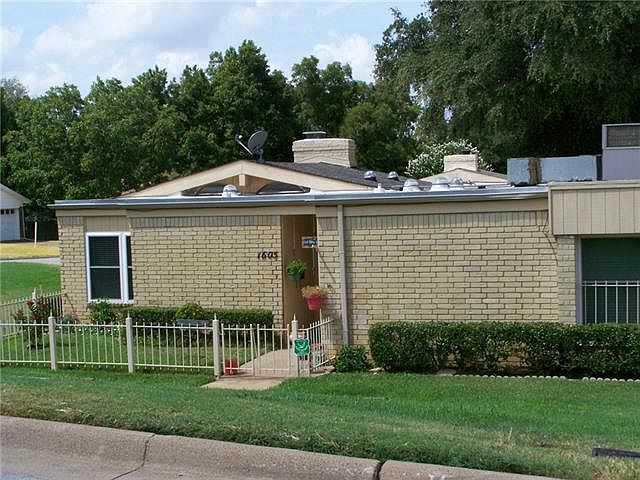 1st image of 1605 Cindy Ct