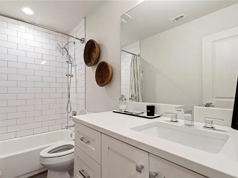 1412 Perez St #1 — Photo 16