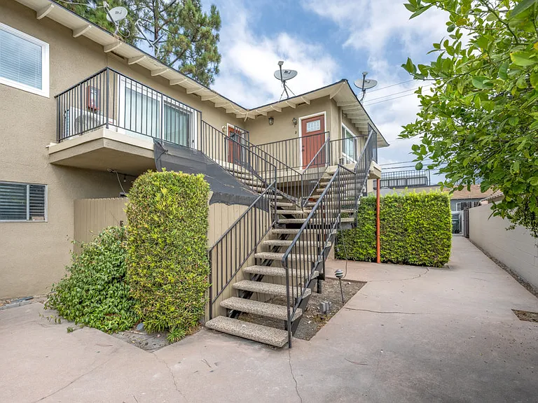 917 W Colorado Blvd #C — Photo 1