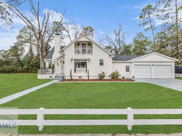 686 S 4th St, Jesup, GA 31545