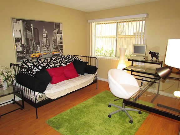2nd bedroom