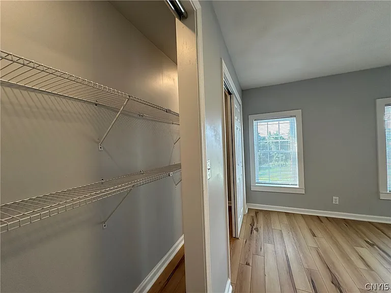 408 E Laurel St — Photo 20
