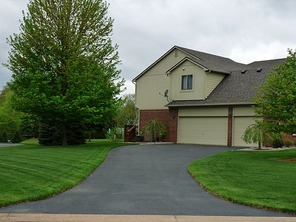 3rd image of 12732 Woodpine Dr