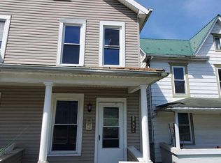 412 Locust St, Burnham, PA 17009