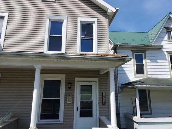 412 Locust St, Burnham, PA 17009