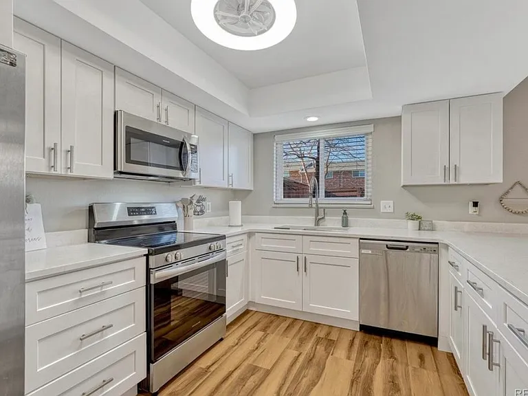 9004 E Mansfield Ave — Photo 5