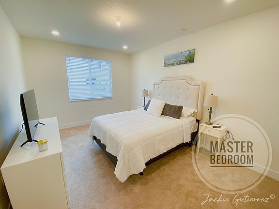 4th image of 10226 NW 64th Ter