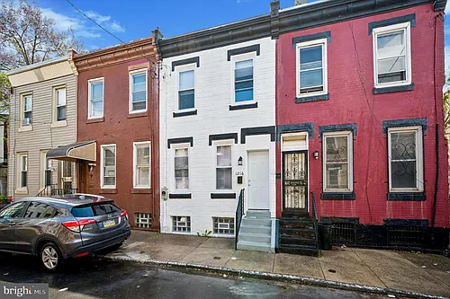 1216 W Firth St Photo 1