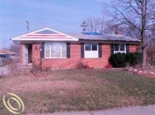 17041 Adolph St, Fraser, MI 48026