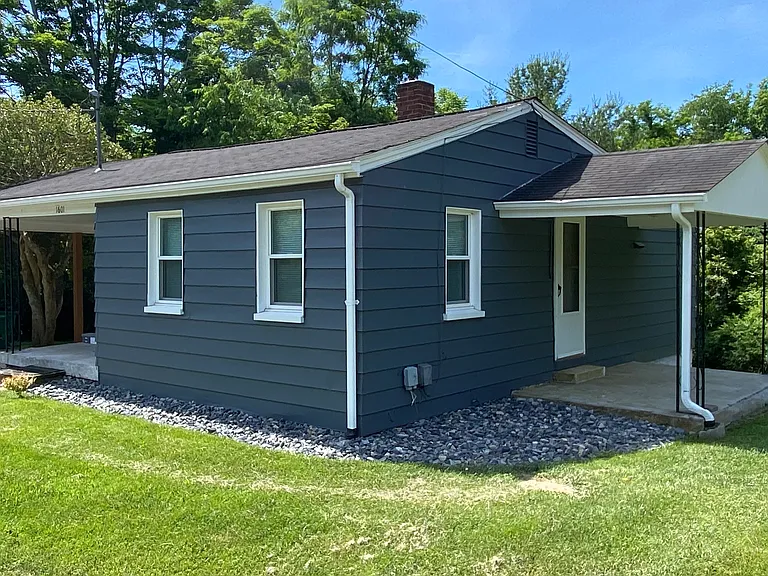 1601 Glade Rd — Photo 1