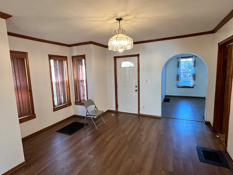 65 Tompkins St — Photo 3