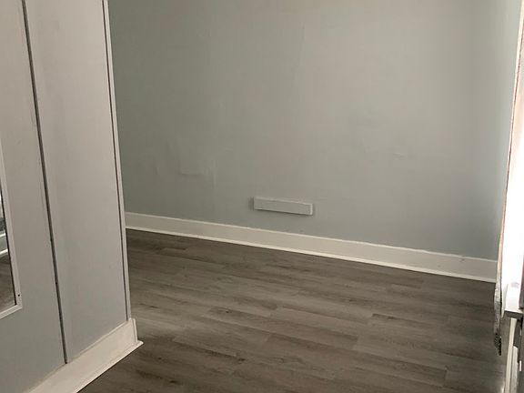 3rd image of 65 Vine St #4