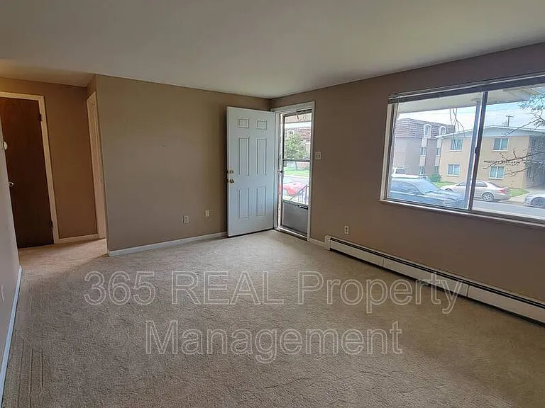 2440 W 11th St — Photo 2