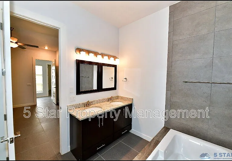 5973 Cartagena Cir — Photo 28