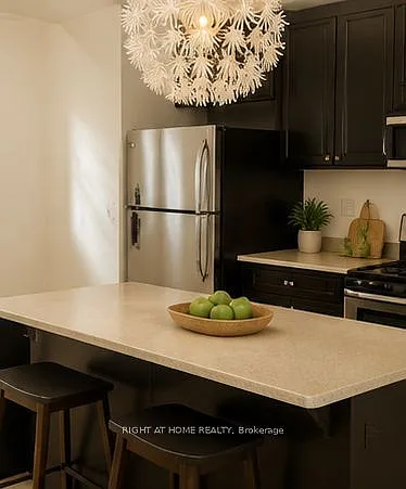 32 Aspen Hills Rd — Photo 3
