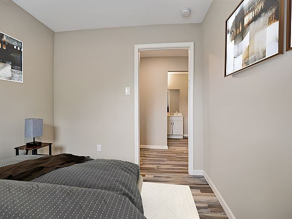 Disclaimer: This photo has been virtually staged. Not all furnishings seen will be included. Please view the virtual tour.