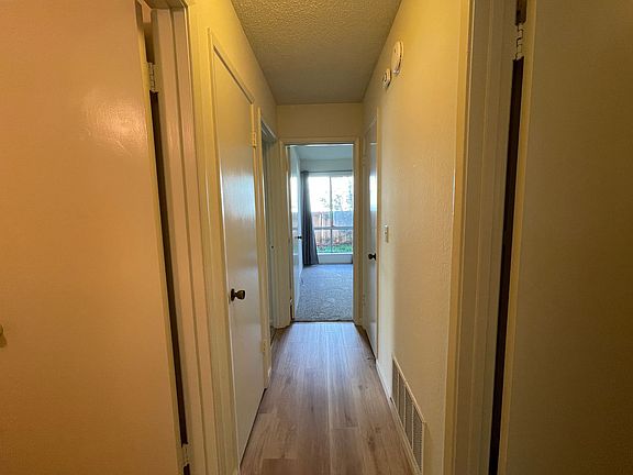 5th image of 939-941 Henderson Ave